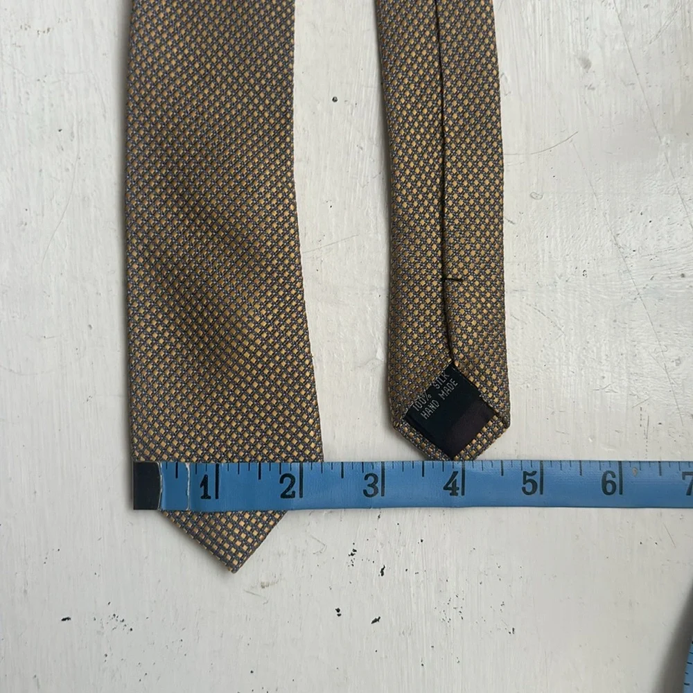 Michael Kors Slim Skinny Gold Blue Hand Made 100% Silk Jacquard Tie